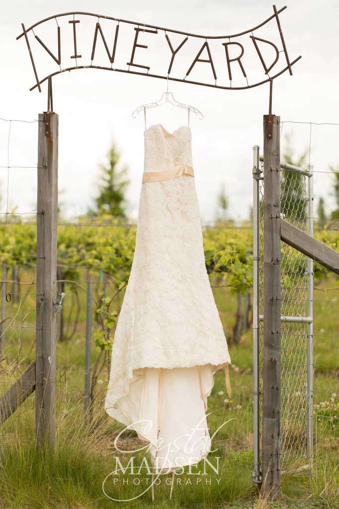 Greenbluff Winery Wedding Crystal Madsen Photography Greenbluff Winery Wedding Crystal Madsen Photography